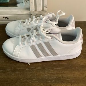 Adidas Grand Court sneakers size 9.5